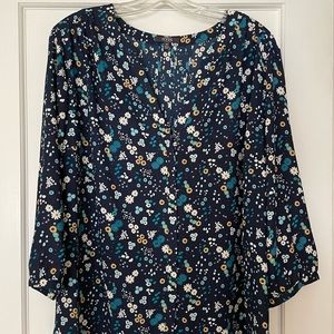 NYDJ Women’s Three-Quarter Sleeve Pintuck Blouse | Blue with Beige/White Flowers